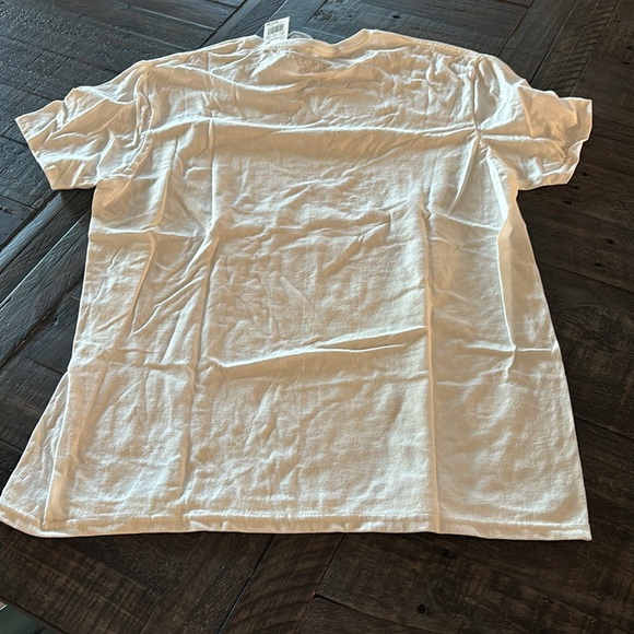 MENS LARGE LOONEY TUNES TSHIRT. NWT BUNDLE2SAVE - Picture 5 of 5